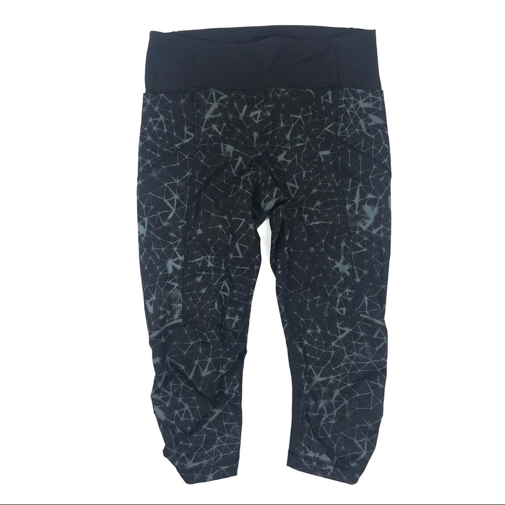 Lululemon Cut the Crop athletic leggings E11